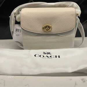 COACH CASSIE 19 NWT